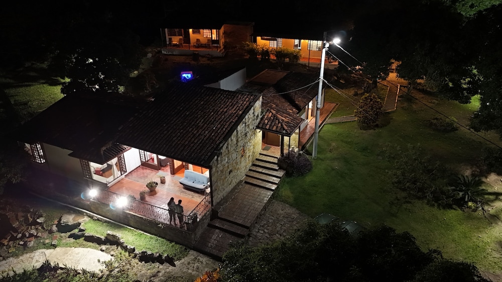casa agora boutique mesitas del colegio