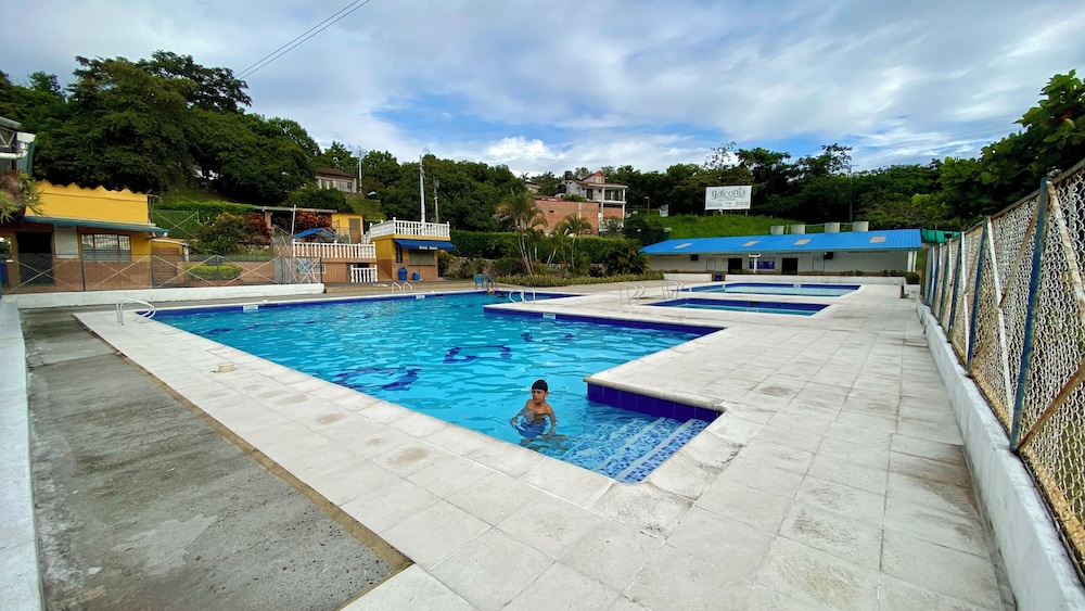 casa agora boutique mesitas del colegio