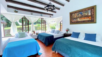 casa agora boutique mesitas del colegio