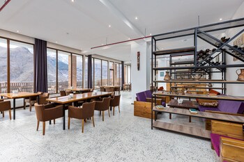 mountain house kazbegi