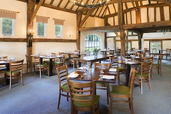 Holiday Inn Ashford Central By Ihg,Near Ashford Museum,4 star