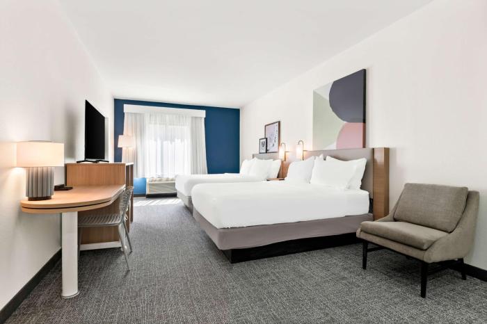 spark by hilton lancaster dutch country