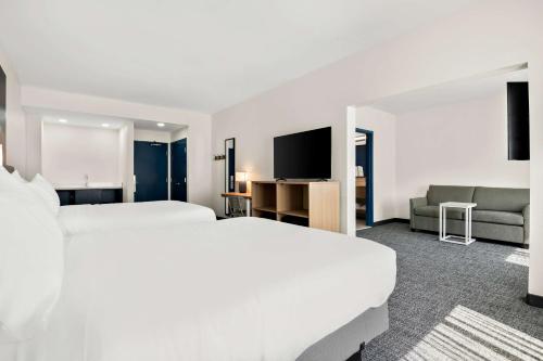 spark by hilton lancaster dutch country