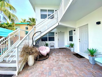 southwinds inn by the gold nests