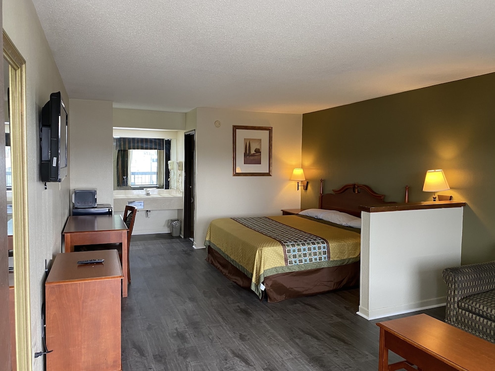 Red Roof Inn & Suites Monroe, Nc,Monroe>>Charlotte,2 star