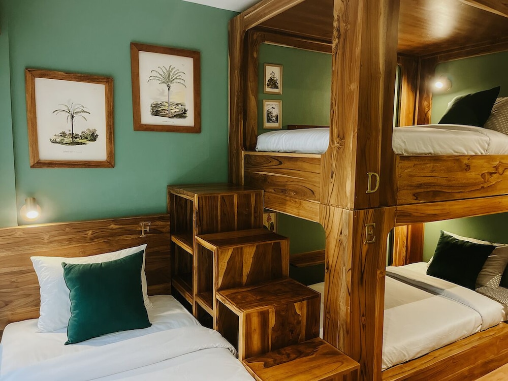 porter hotel jungle retreat