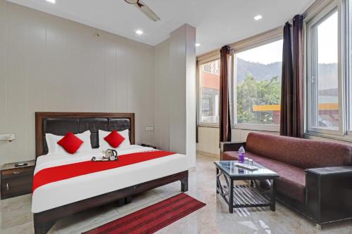 Hotel Laxman Grand,,3 star