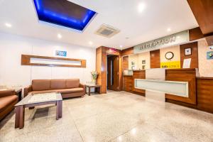 Rapid Lakme Executive Hotel,,3 star