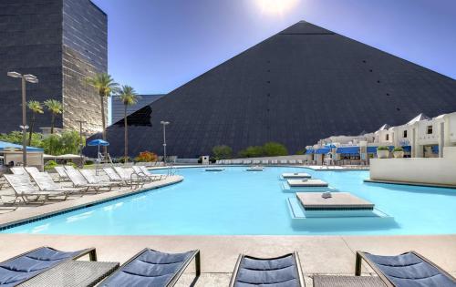 luxor hotel and casino