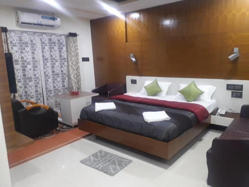 Grand Meridian,,0 star