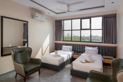 Hotel Padmawati Grand,,3 star