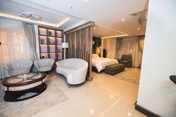 meethaq hotel jabi