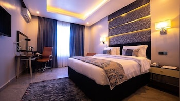 meethaq hotel jabi