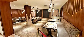 meethaq hotel jabi