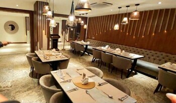 meethaq hotel jabi