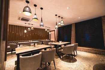 meethaq hotel jabi