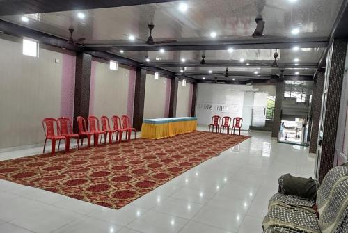 hotel white stone gonda