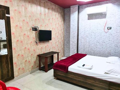 hotel white stone gonda