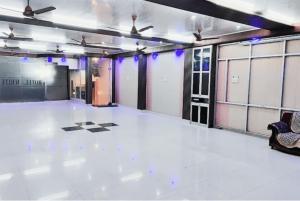 hotel white stone gonda