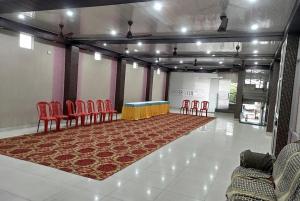 hotel white stone gonda