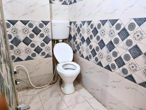 hotel white stone gonda