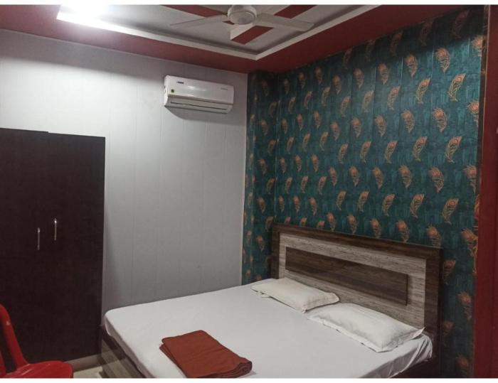 hotel white stone gonda