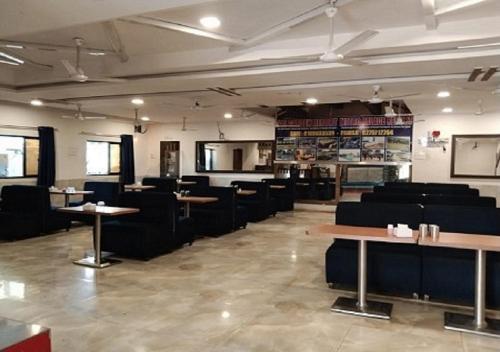 hotel mumbai garden resort