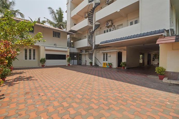 Karthika Residency,Eramalloor>>Chempu,3 star