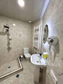 dandelion hotel gudauri