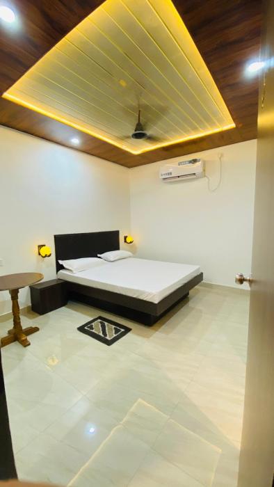 royal excellency inn