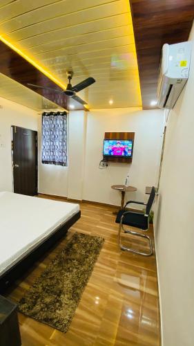 royal excellency inn