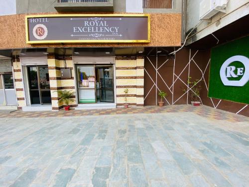 royal excellency inn