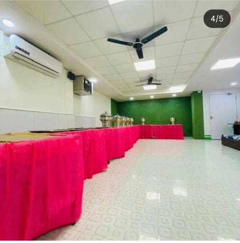 royal excellency inn