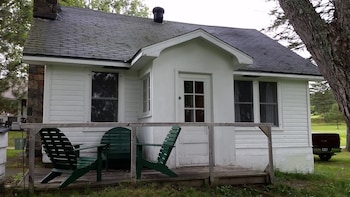 Tally-Ho Inn,Huntsville>>Baysville,3 star