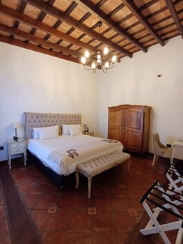 iraola hotel boutique