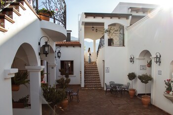 iraola hotel boutique