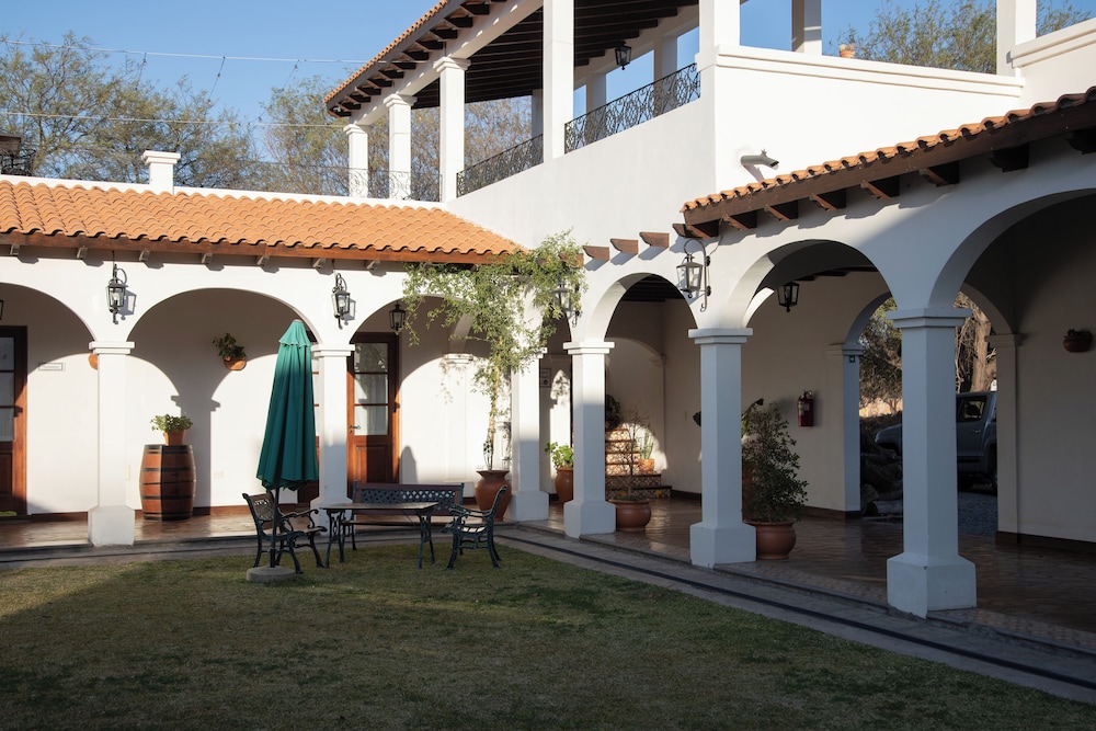 iraola hotel boutique