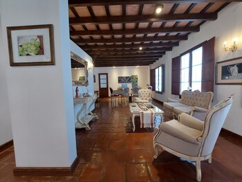 iraola hotel boutique