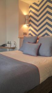 legends hotel brighton