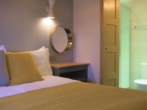 legends hotel brighton