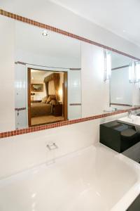 legends hotel brighton