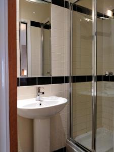 legends hotel brighton