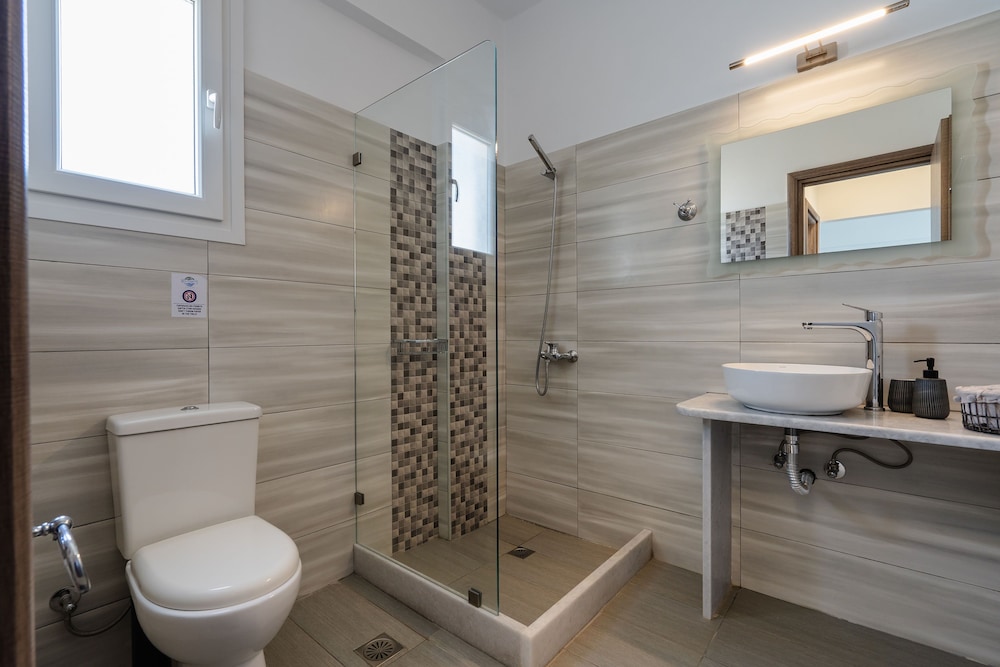evripus suites hotel