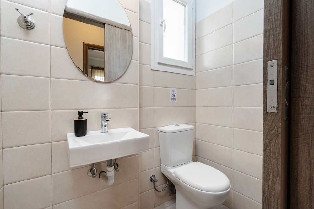 evripus suites hotel