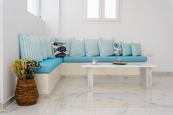 evripus suites hotel