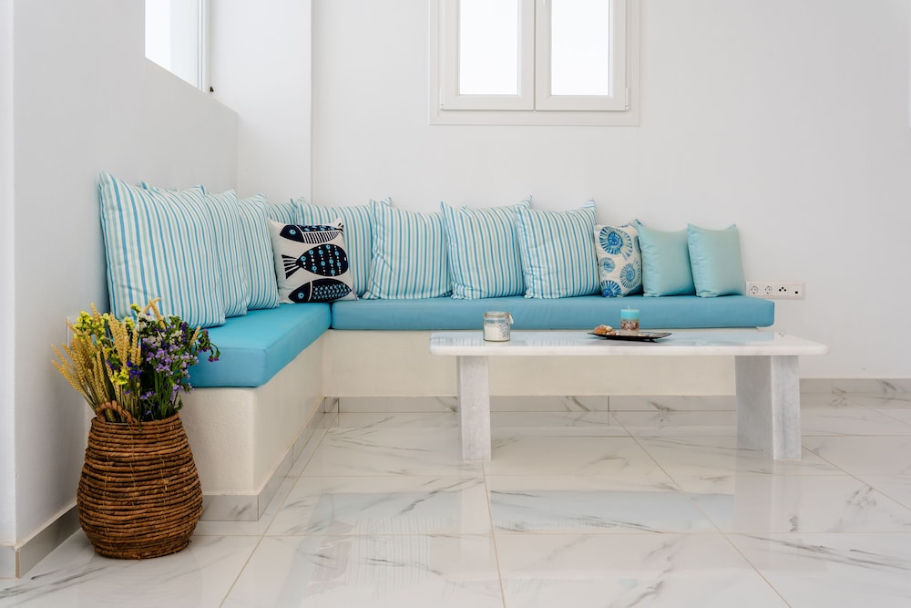evripus suites hotel