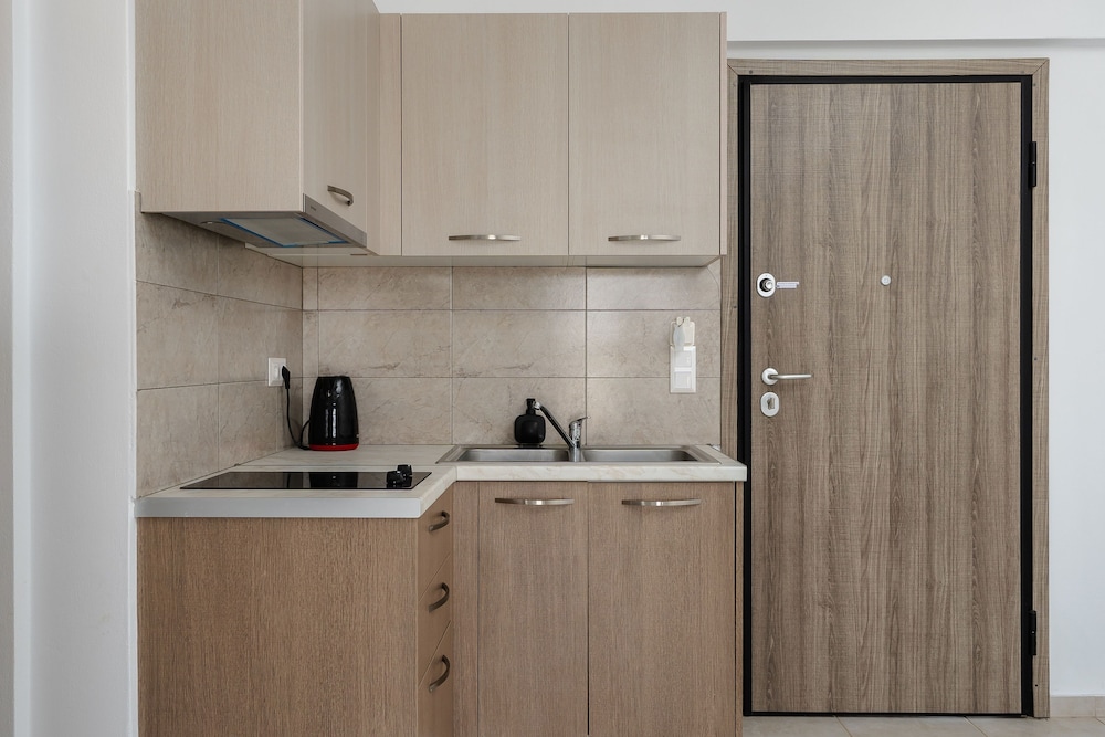evripus suites hotel