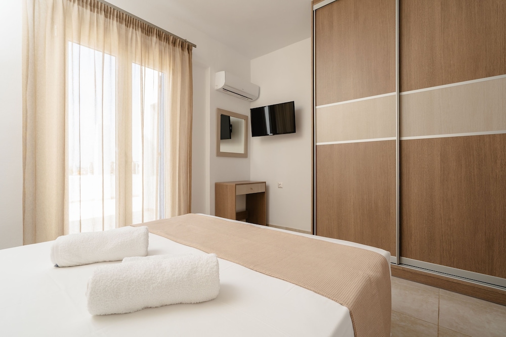 evripus suites hotel