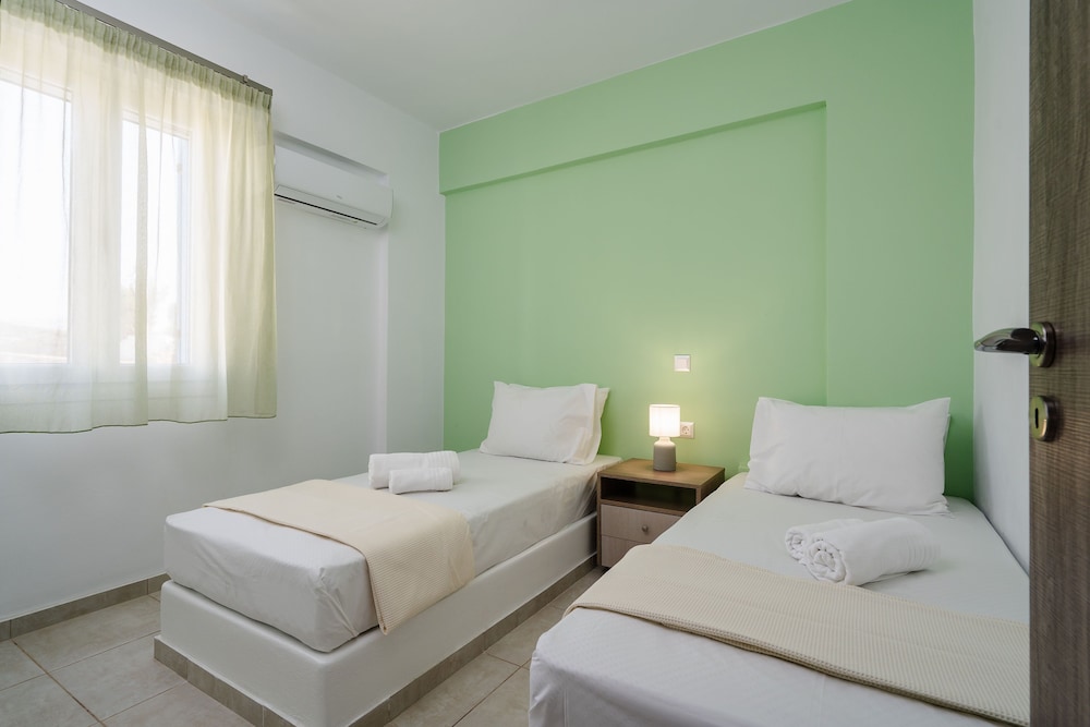 evripus suites hotel