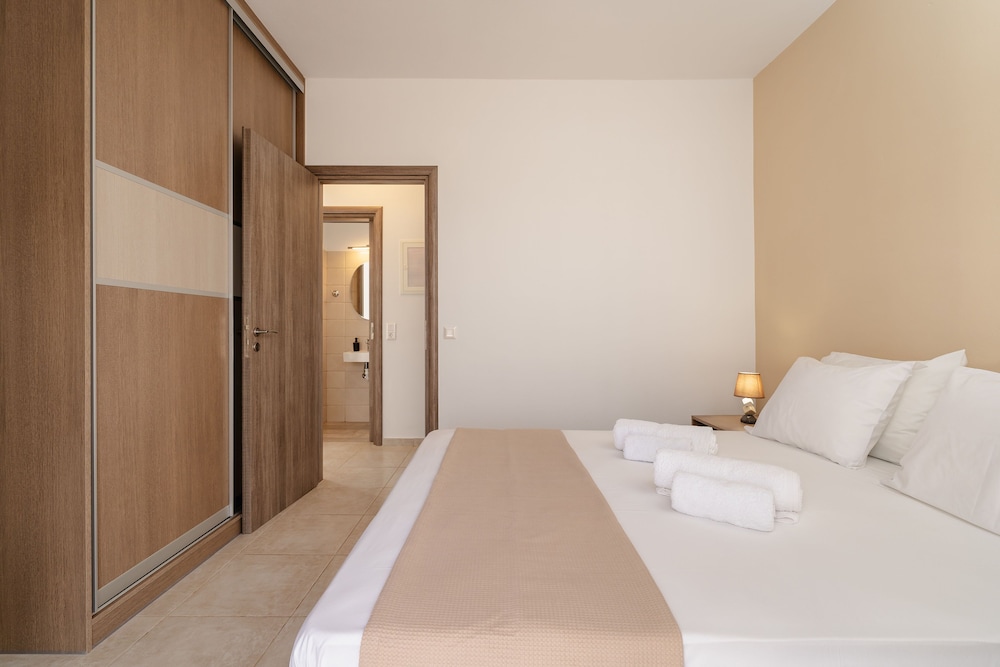 evripus suites hotel